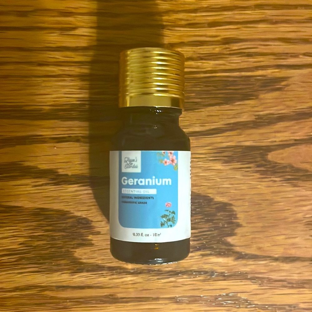 Geranium Oil: 10mL